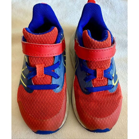 Nike Little Boys Rave Run v2 Bungee Lace with Top Strap Size 9.5 - Picture 1 of 9